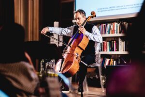 Claudio Pasceri, violoncello e narrazione Musiche di S. Sciarrino, Circolo dei Lettori